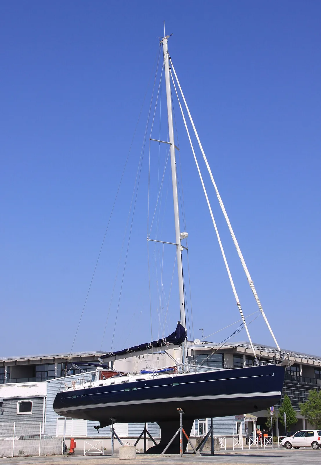 Fotografia de um exemplar de Beneteau 423