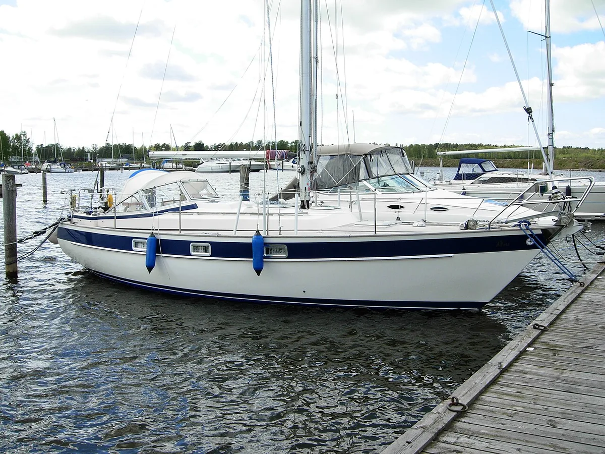 Fotografia de um exemplar de Hallberg-Rassy 312