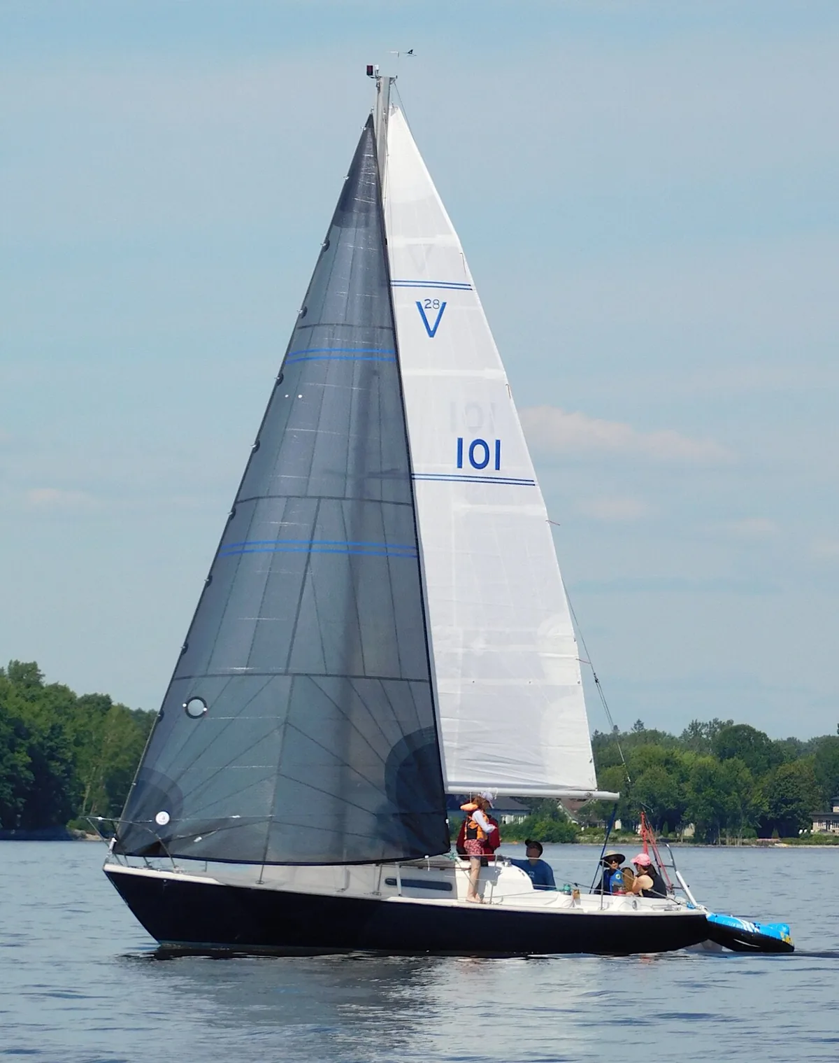 Photograph of an example of Ontario Viking 28