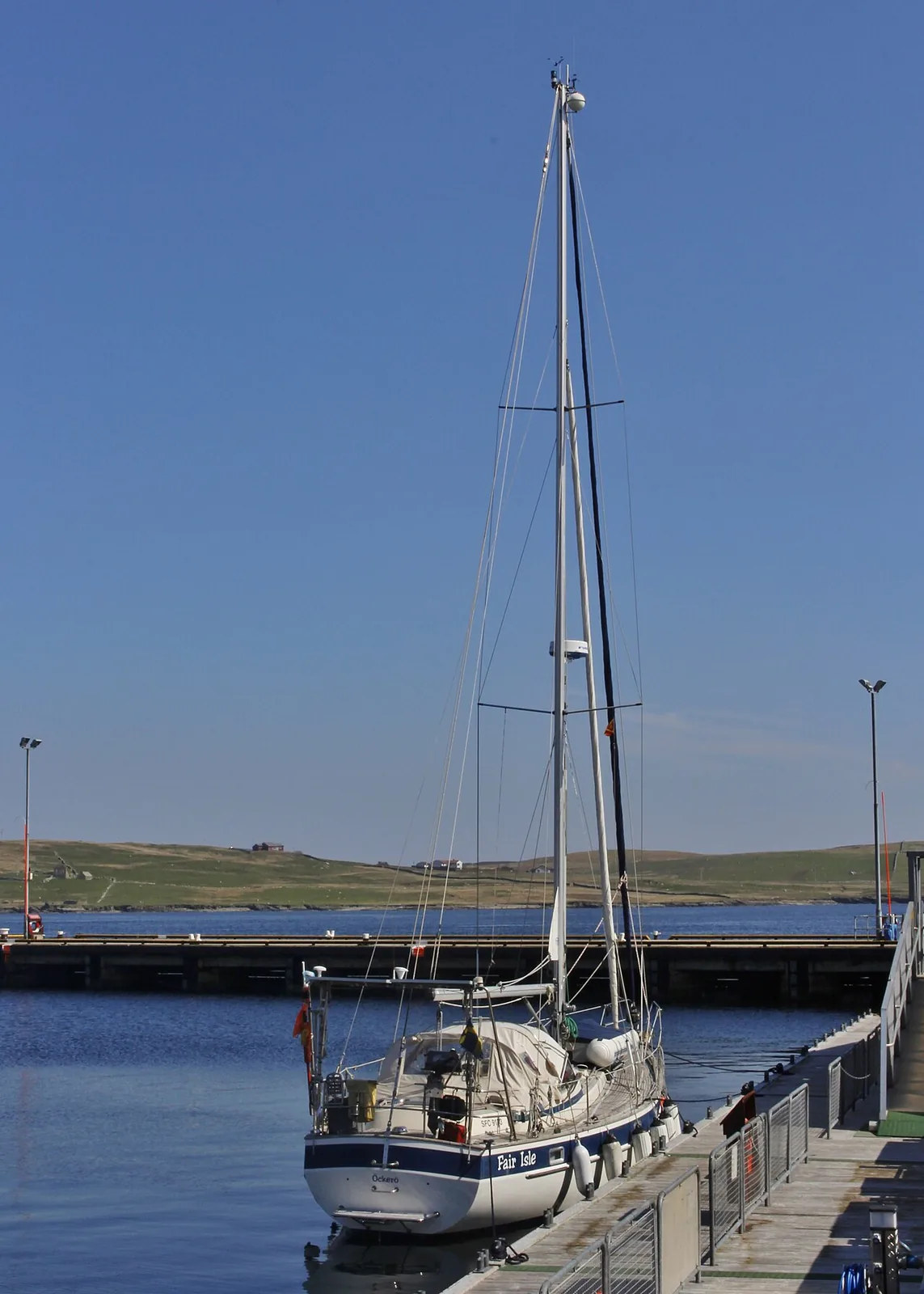 Fotografia de um exemplar de Hallberg-Rassy 382