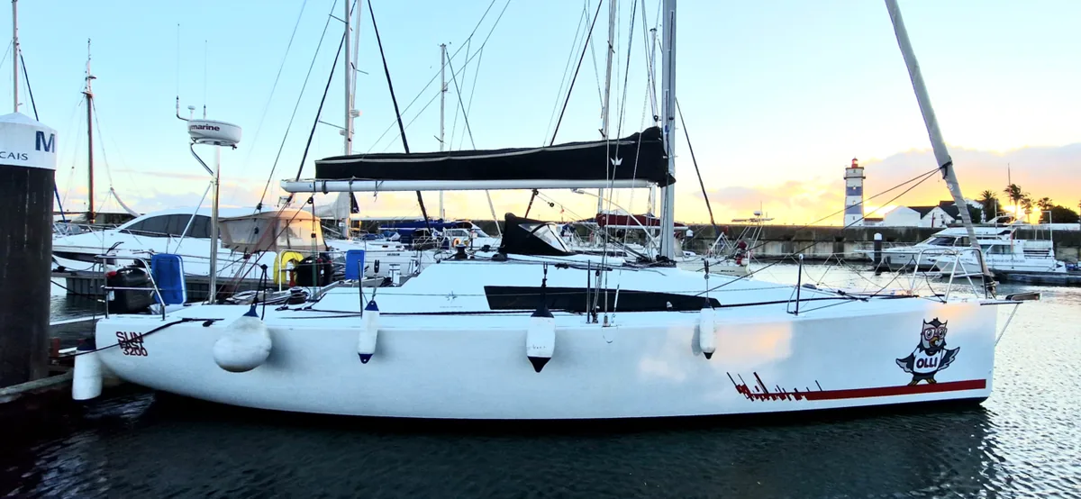 Fotografia de um exemplar de Jeanneau Sun Fast 3200