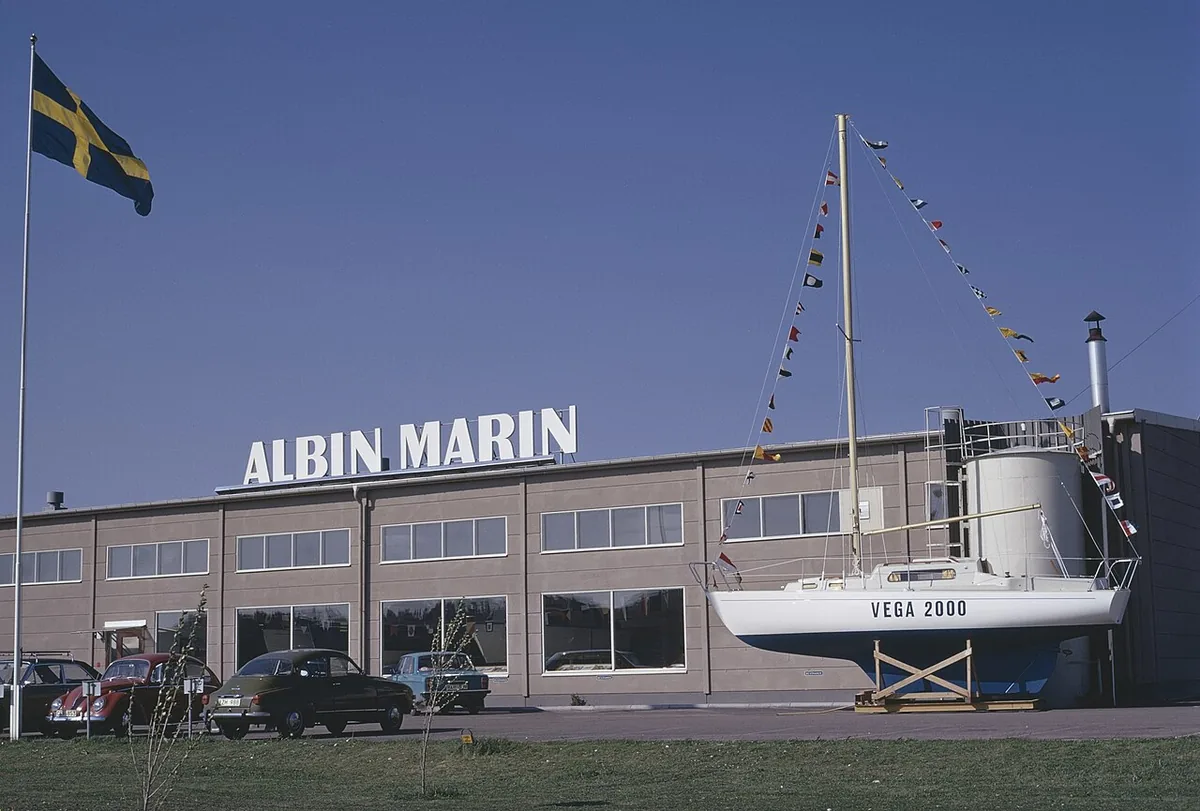 Photograph of an example of Albin Vega